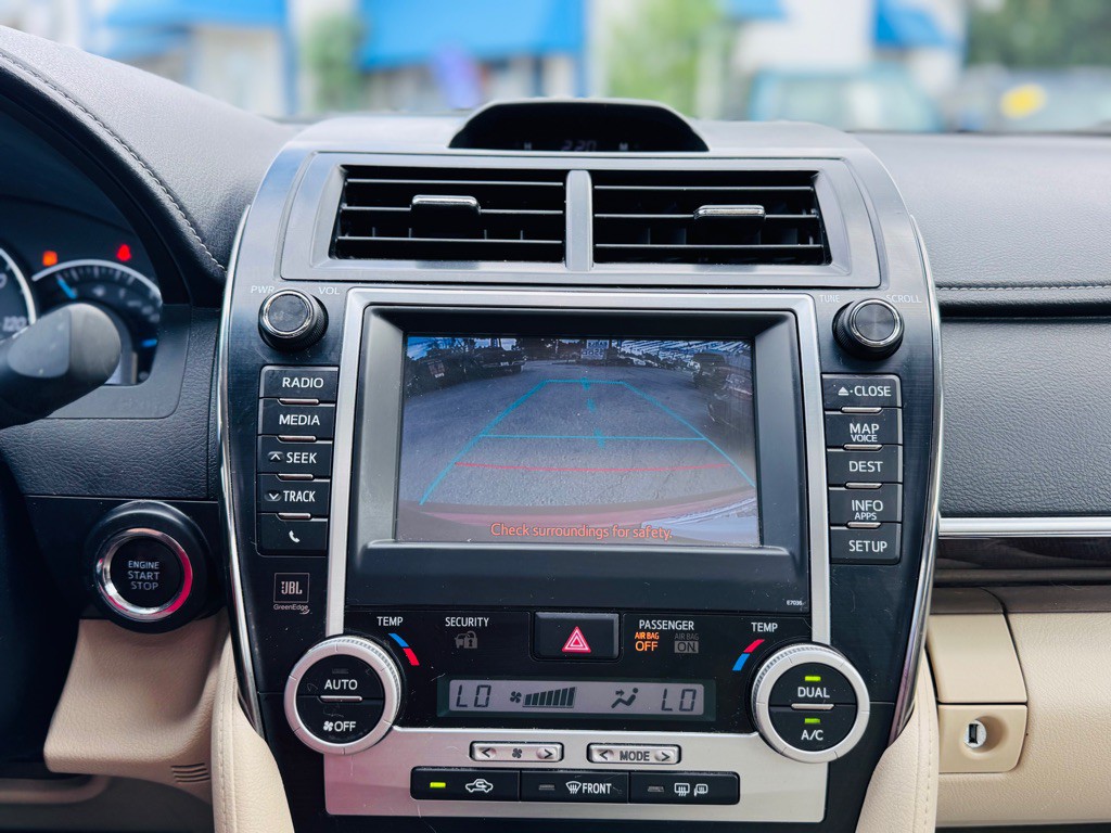 2013 Toyota Camry Image 38