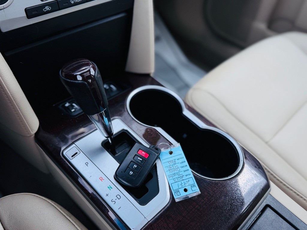 2013 Toyota Camry Image 40