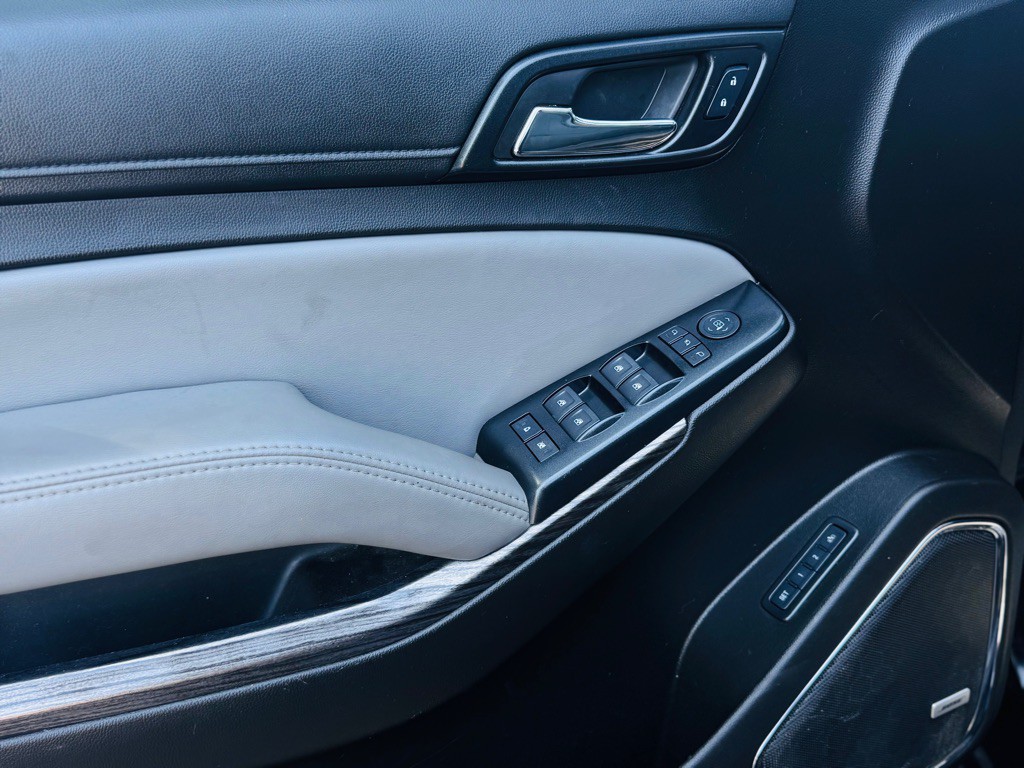 2018 Chevrolet Suburban Image 16