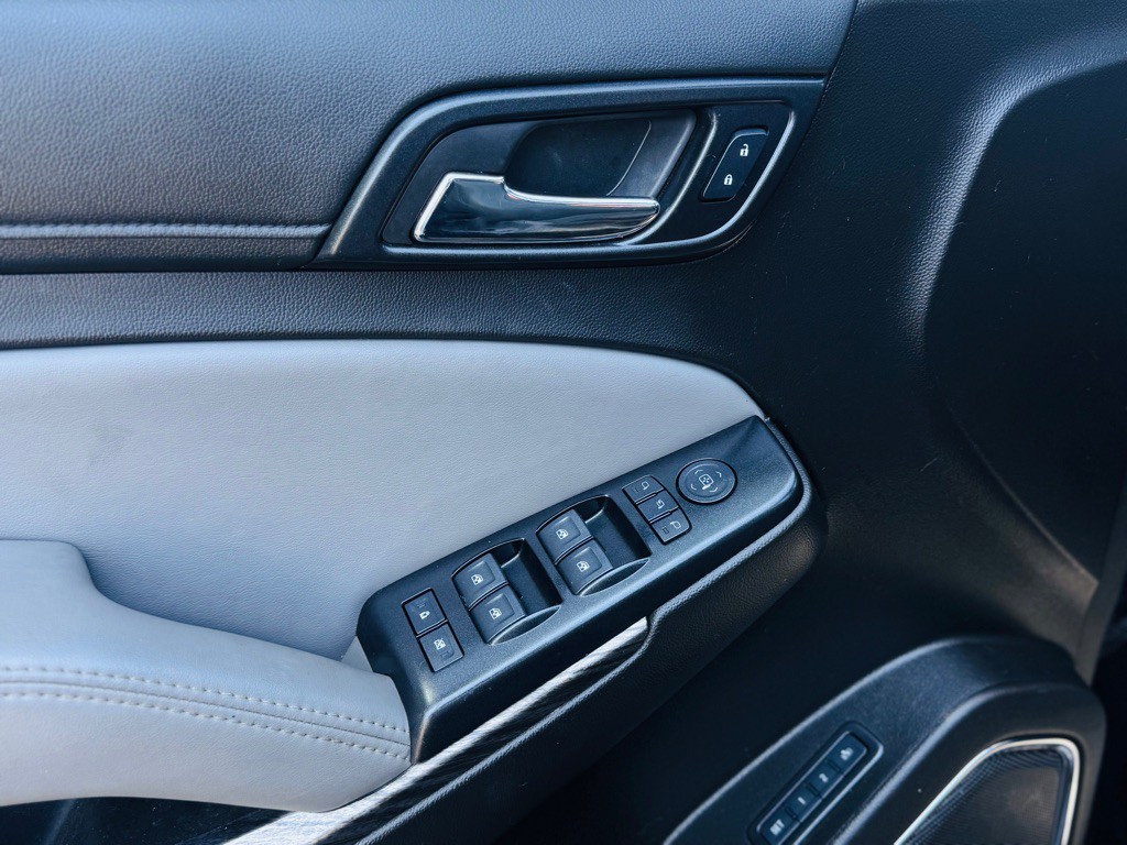 2018 Chevrolet Suburban Image 17