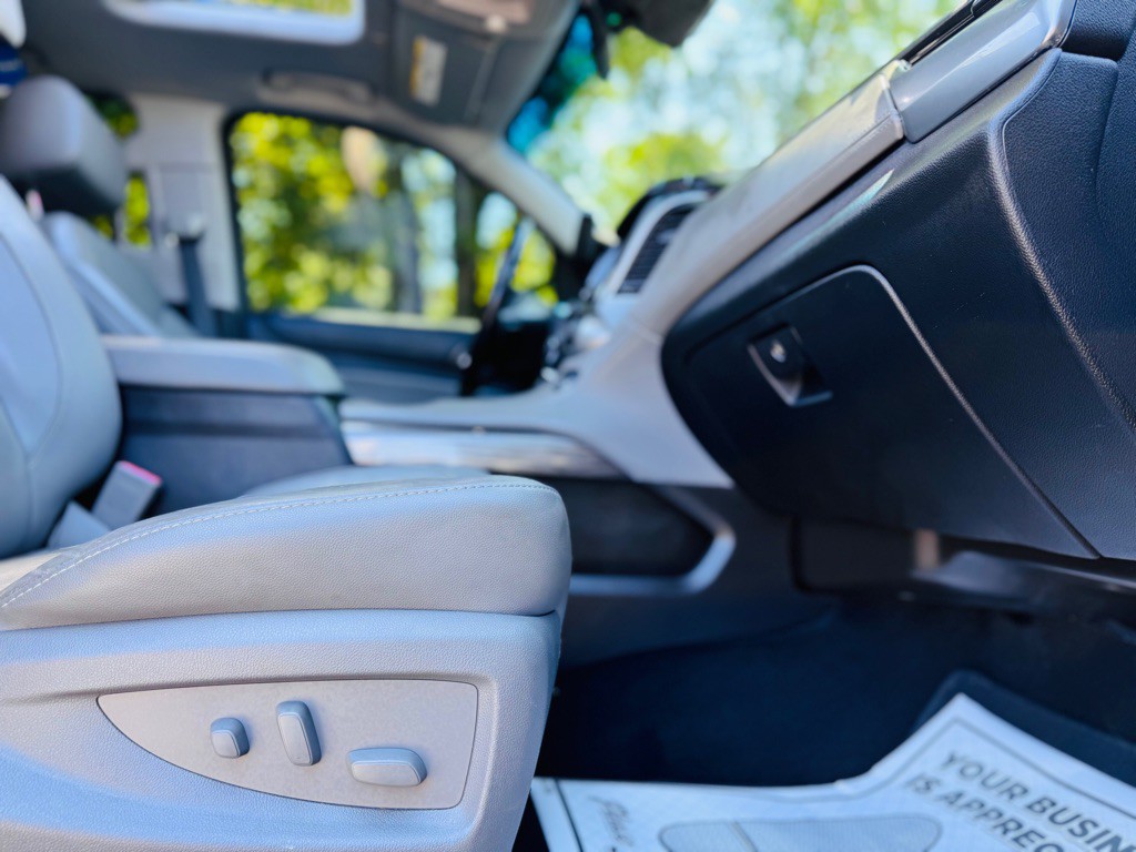 2018 Chevrolet Suburban Image 28