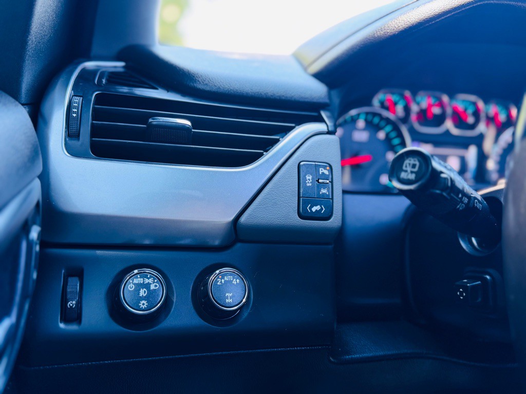 2018 Chevrolet Suburban Image 42