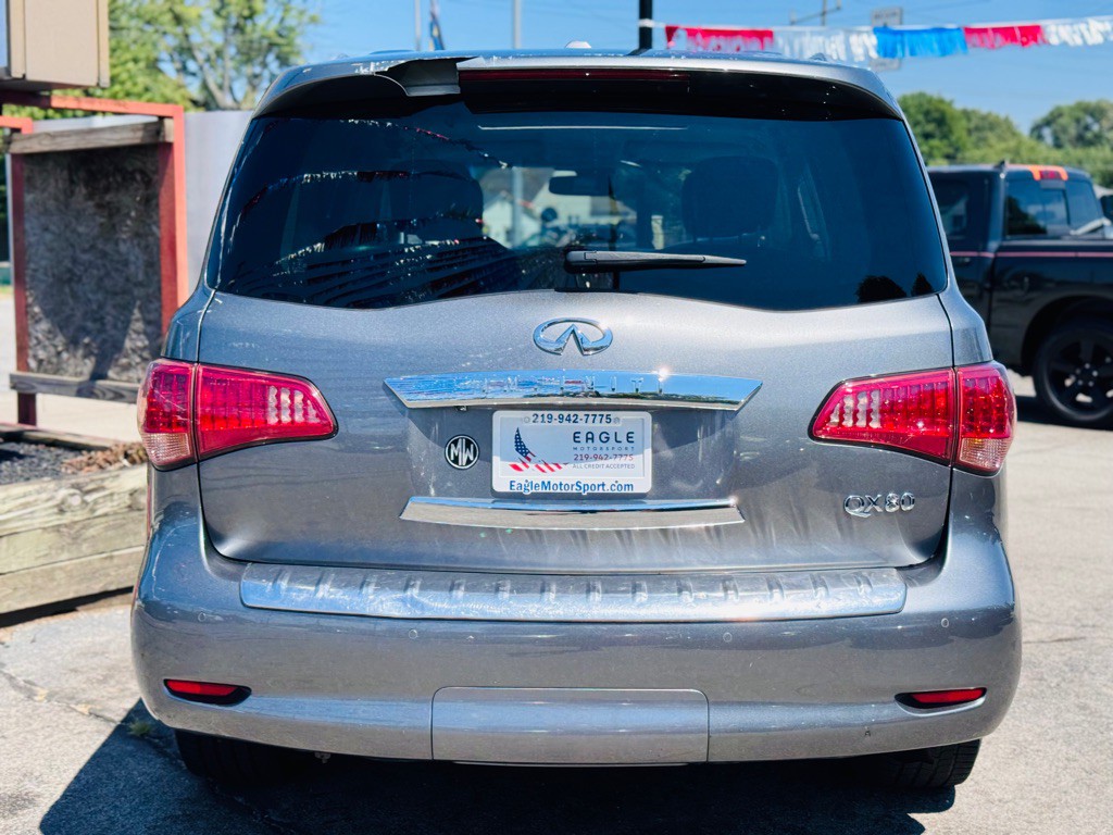 2017 INFINITI QX80 Image 8