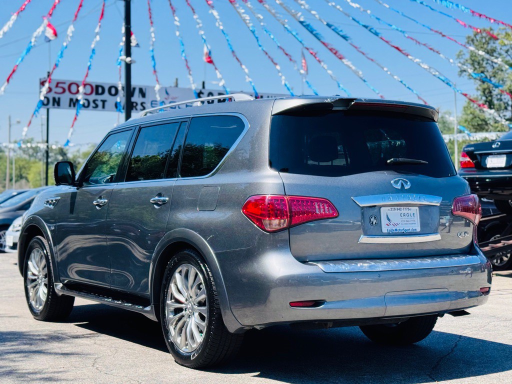 2017 INFINITI QX80 Image 9