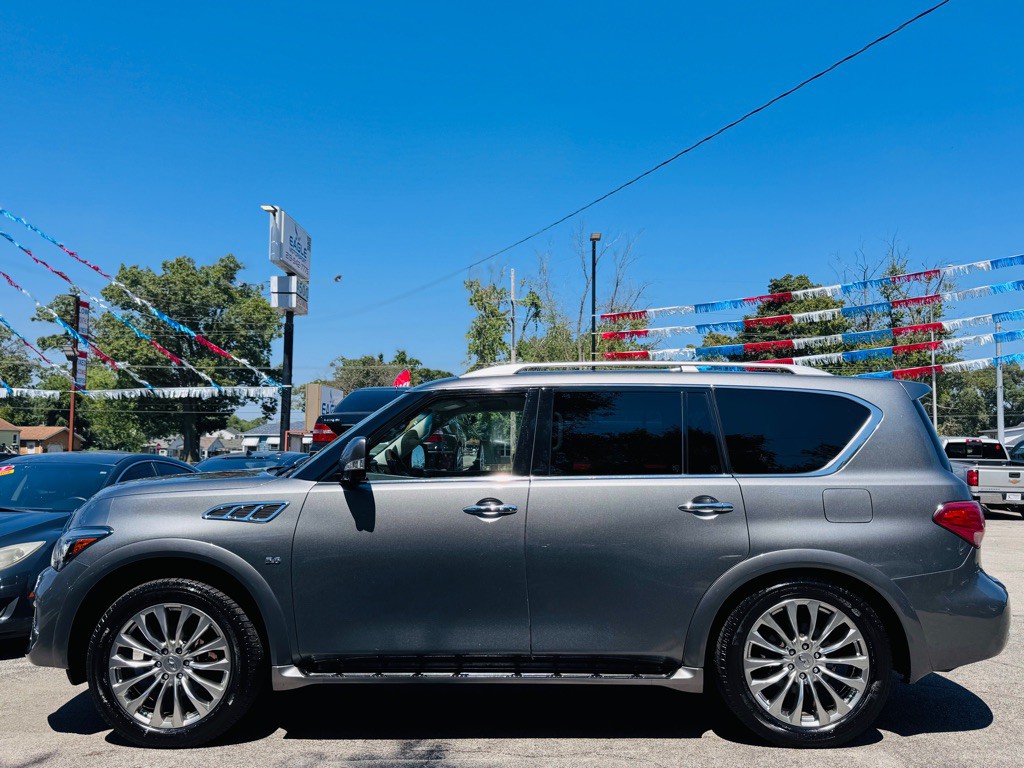 2017 INFINITI QX80 Image 10