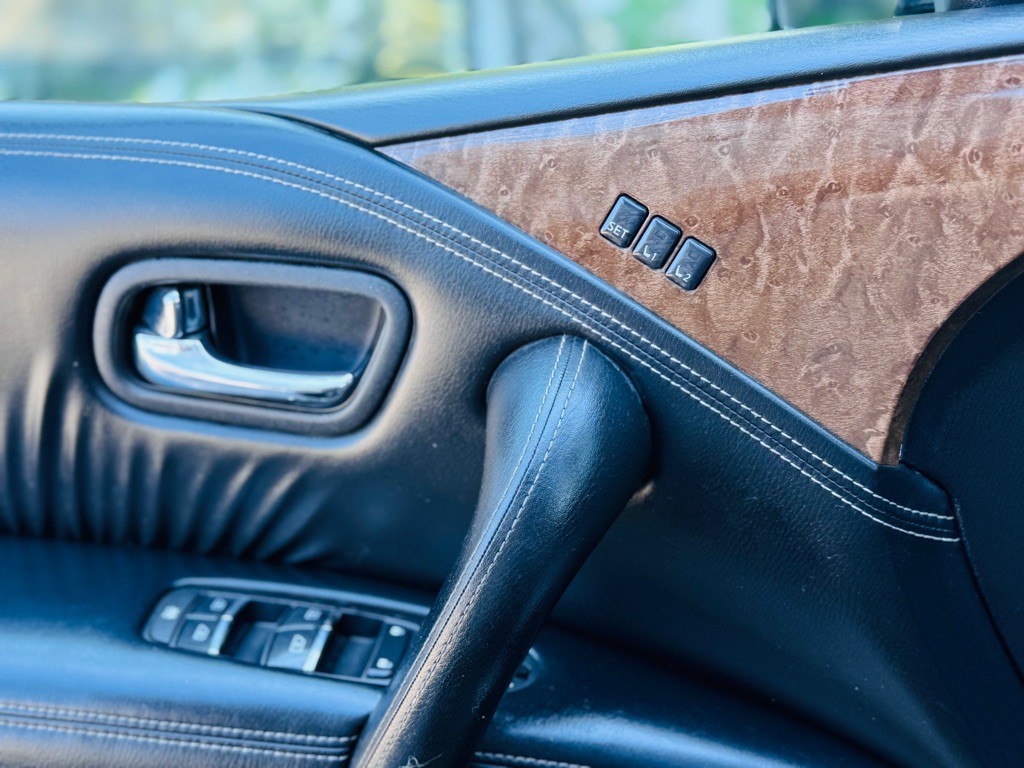 2017 INFINITI QX80 Image 17