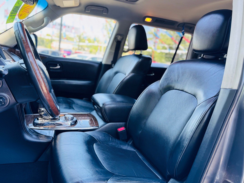 2017 INFINITI QX80 Image 21