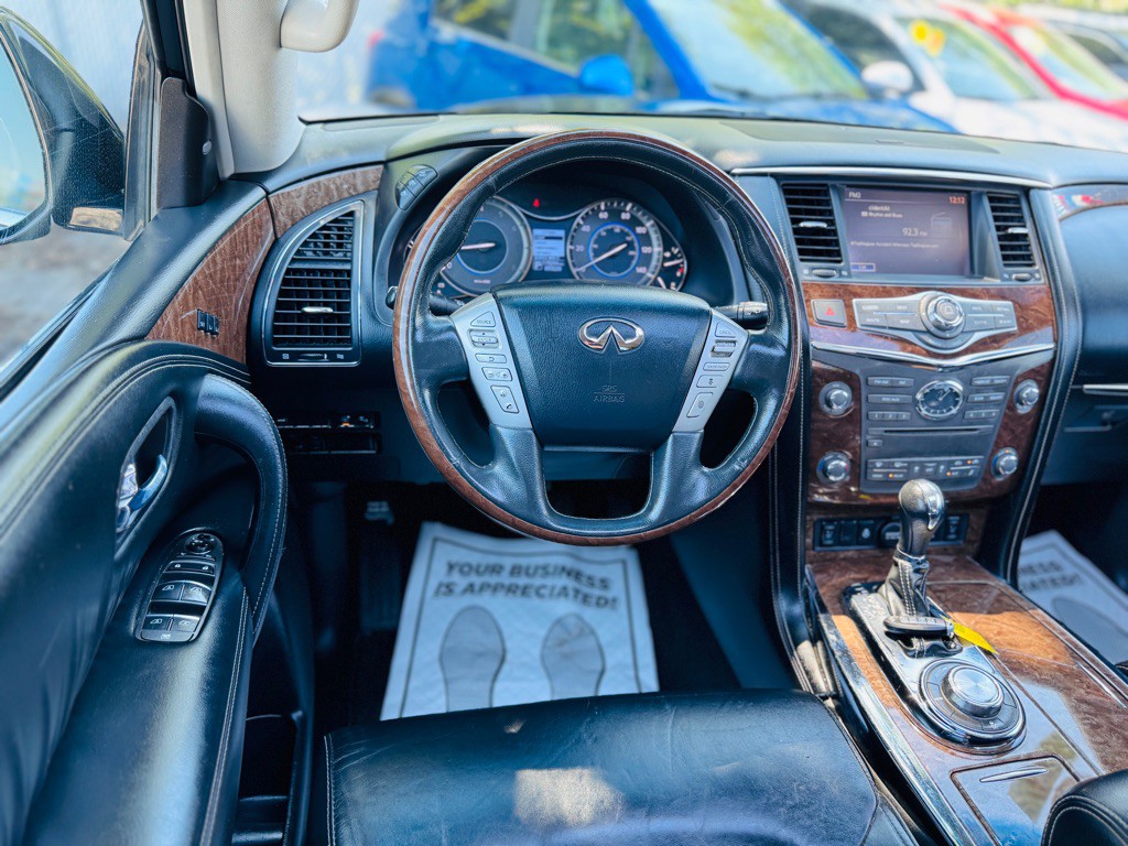 2017 INFINITI QX80 Image 37