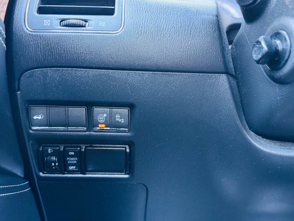 2017 INFINITI QX80 Image 40