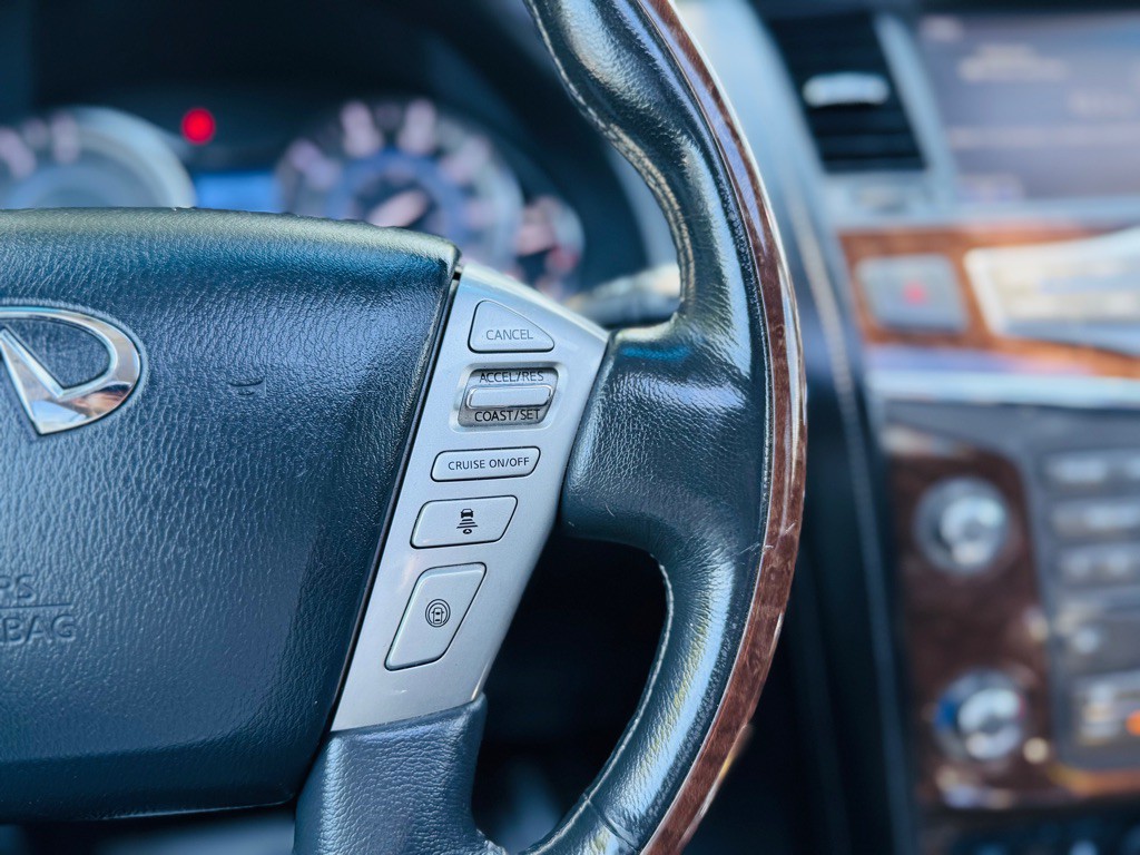 2017 INFINITI QX80 Image 44