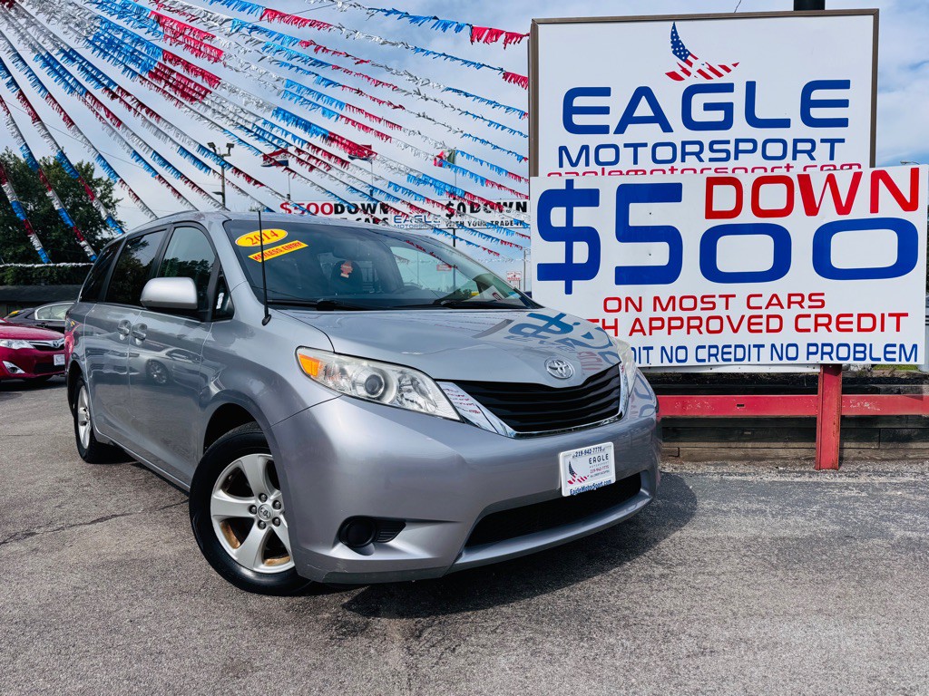 2014 Toyota Sienna Image 4