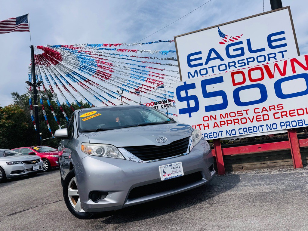 2014 Toyota Sienna Image 5