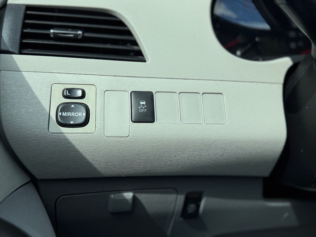 2014 Toyota Sienna Image 29