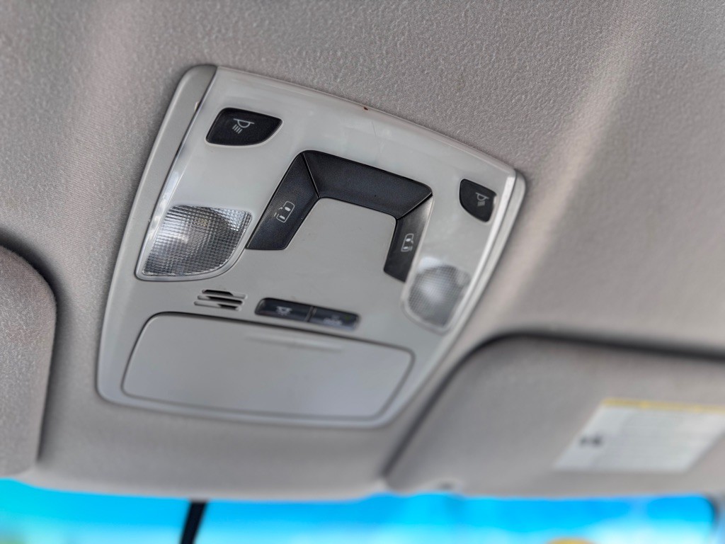 2014 Toyota Sienna Image 33