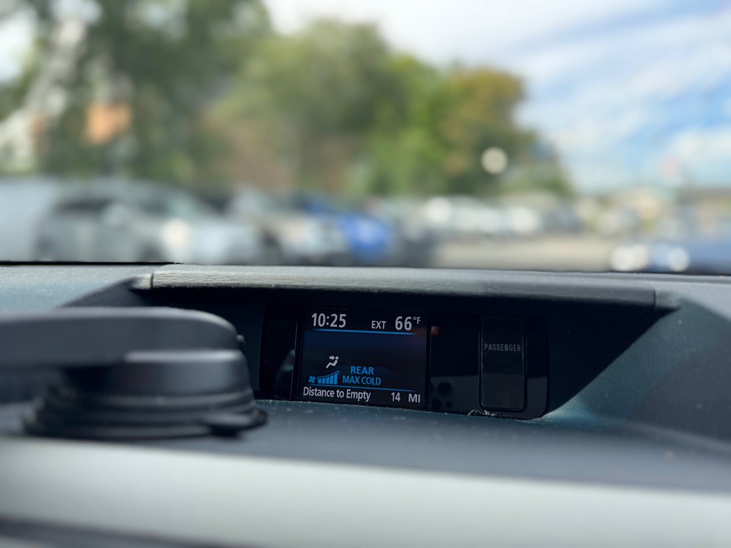 2014 Toyota Sienna Image 34