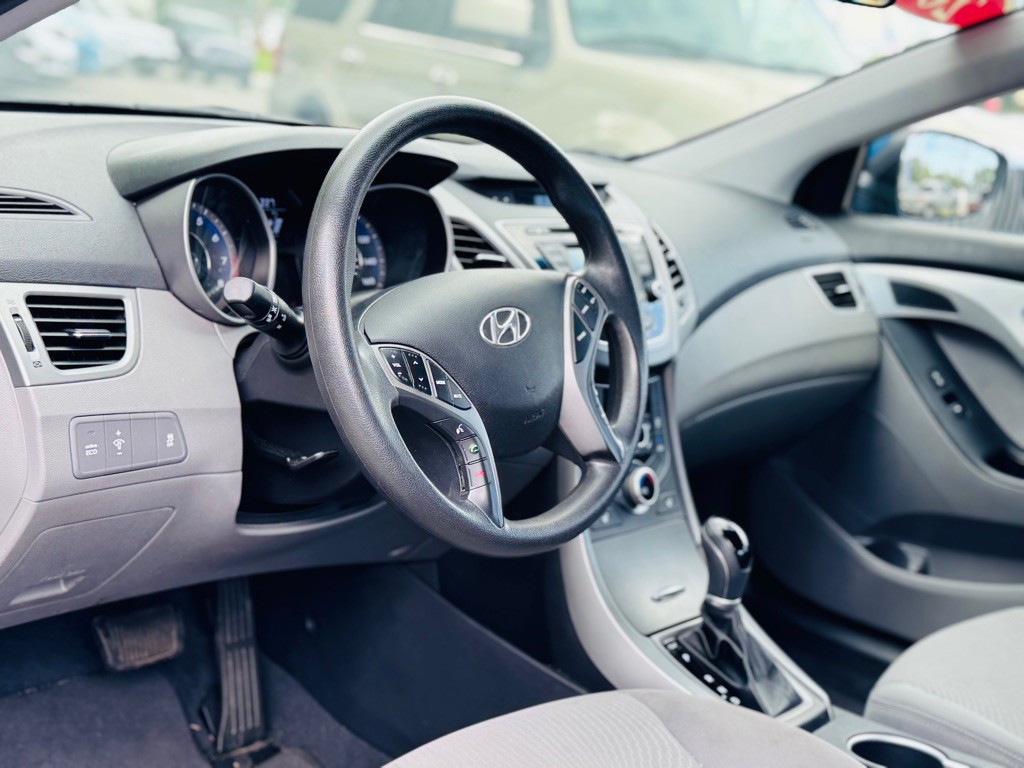 2014 Hyundai Elantra Image 15