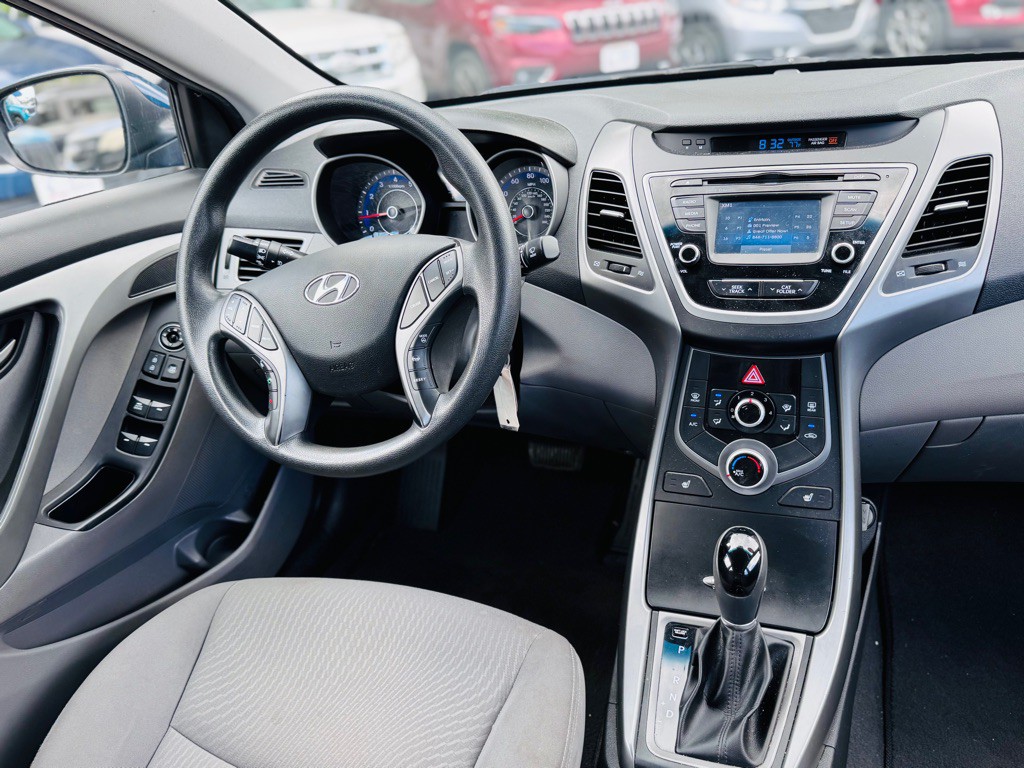 2014 Hyundai Elantra Image 24