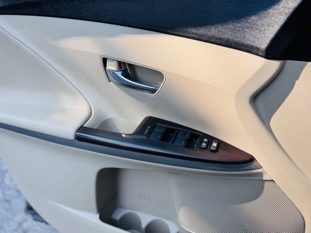 2011 Toyota Venza Image 14