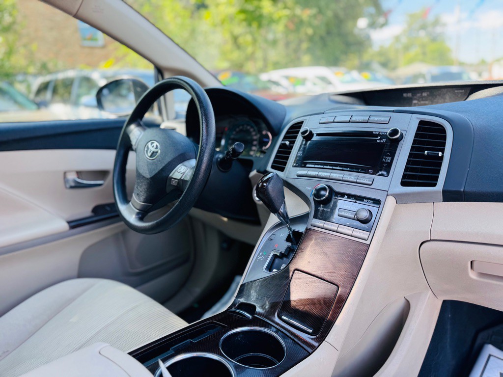 2011 Toyota Venza Image 21