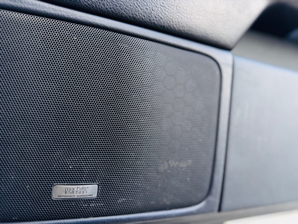 2010 Lexus LS Image 25