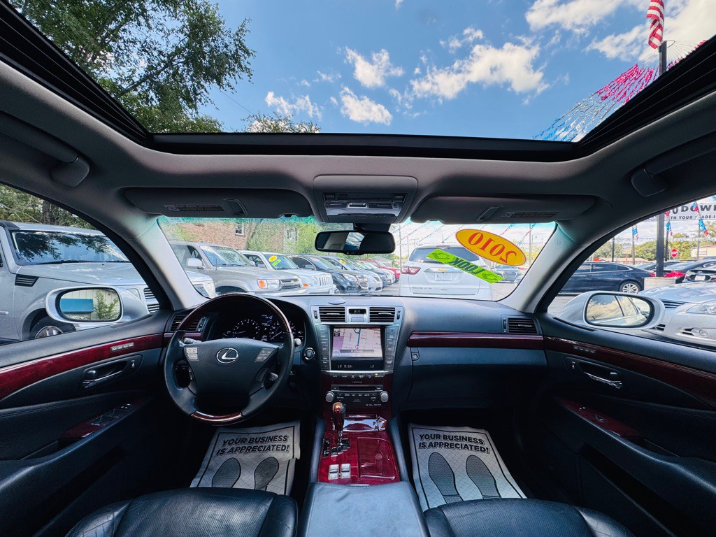 2010 Lexus LS Image 32