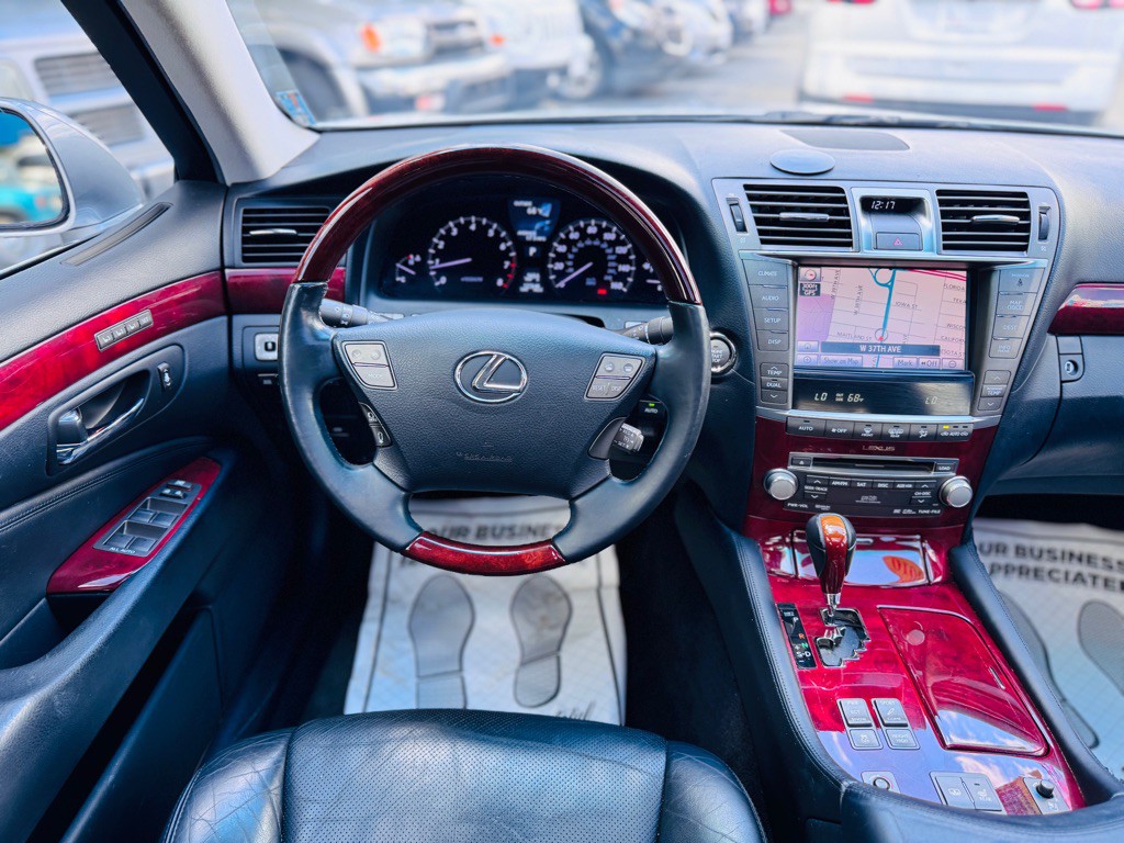 2010 Lexus LS Image 35