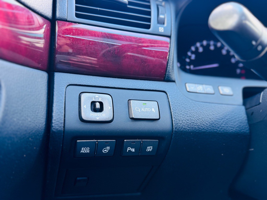 2010 Lexus LS Image 37