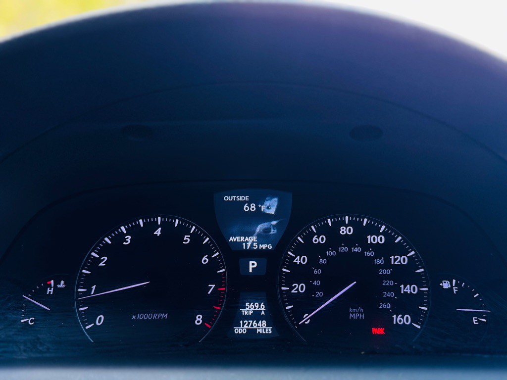 2010 Lexus LS Image 39
