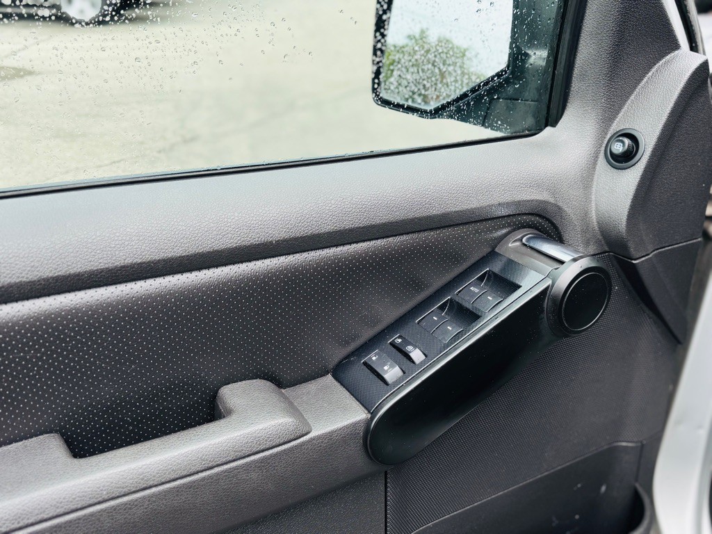 2009 Ford Explorer Image 18