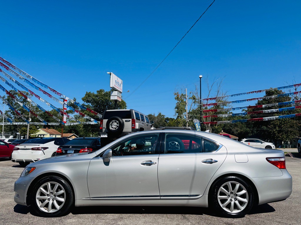 2007 Lexus LS Image 10