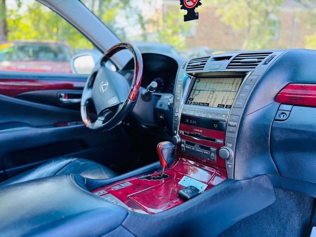 2007 Lexus LS Image 23