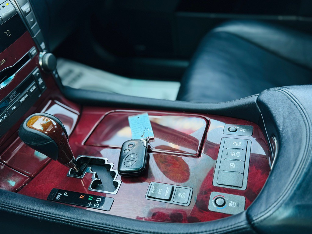 2007 Lexus LS Image 43