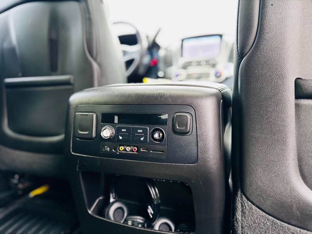 2015 Chevrolet Tahoe Image 30