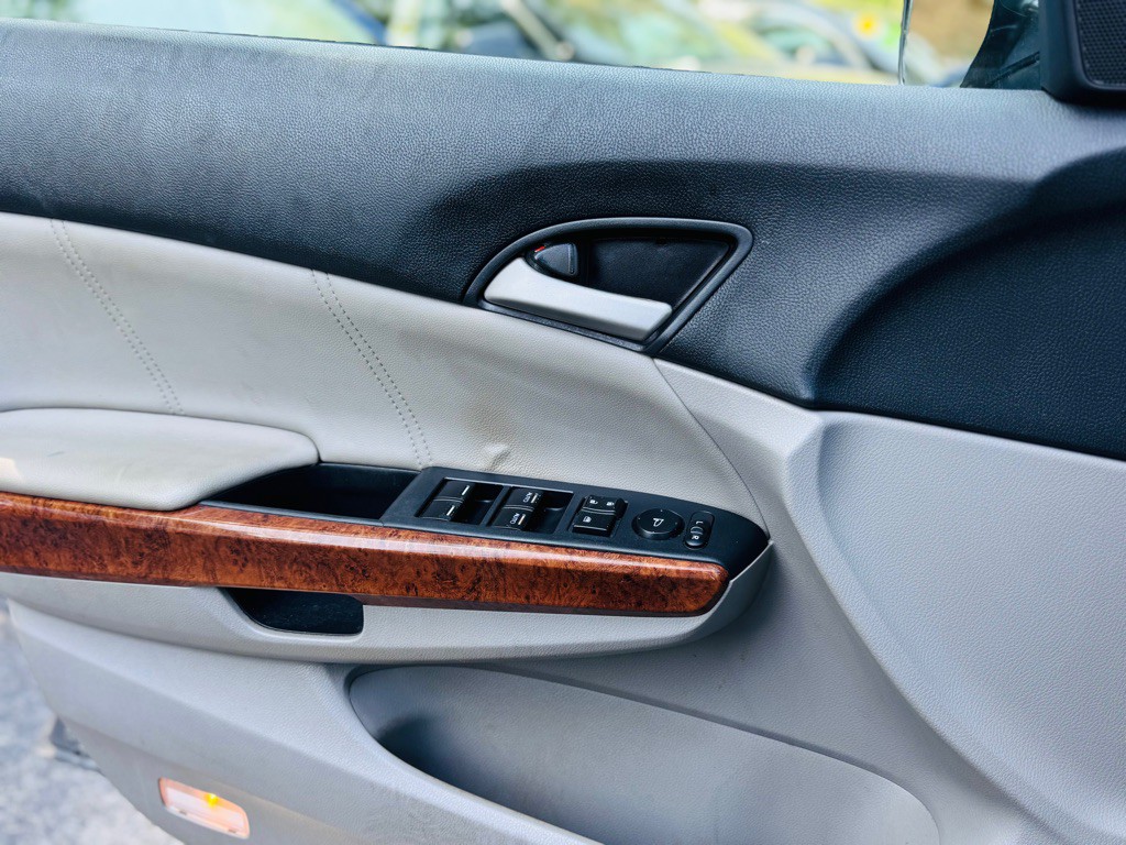 2012 Honda Accord Image 16