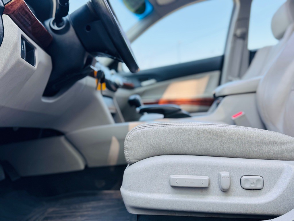 2012 Honda Accord Image 18