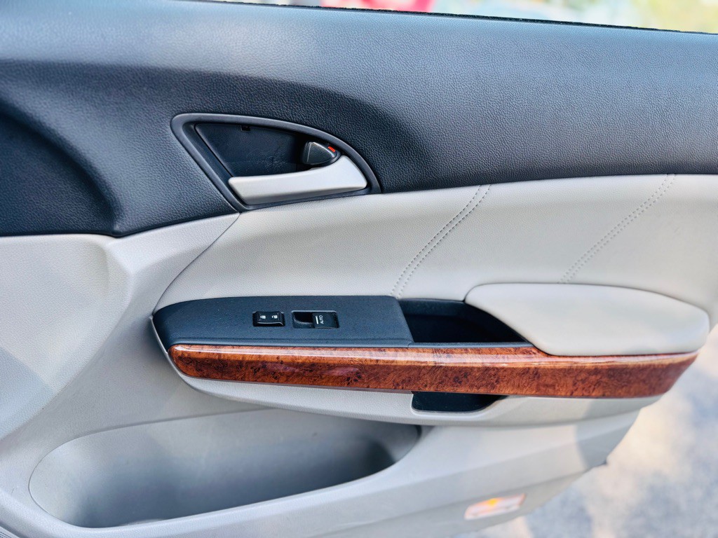 2012 Honda Accord Image 20
