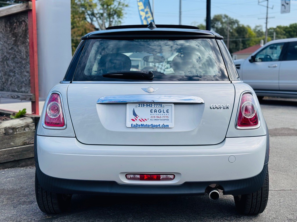 2013 MINI Cooper Image 11