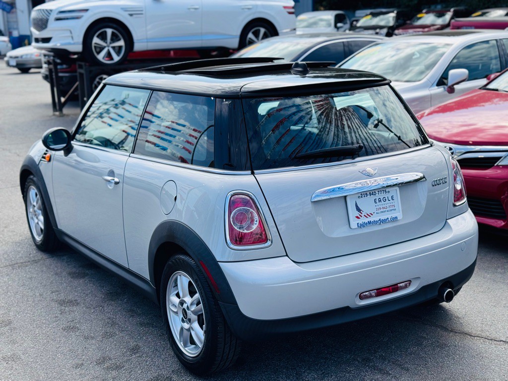 2013 MINI Cooper Image 12