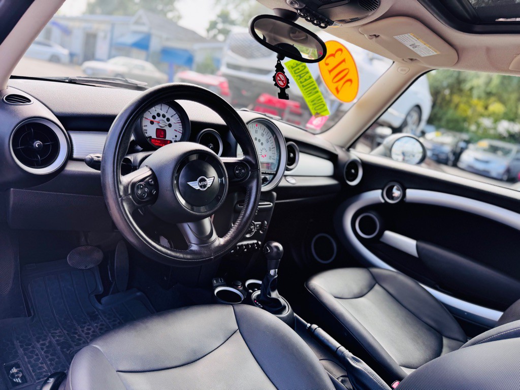 2013 MINI Cooper Image 20