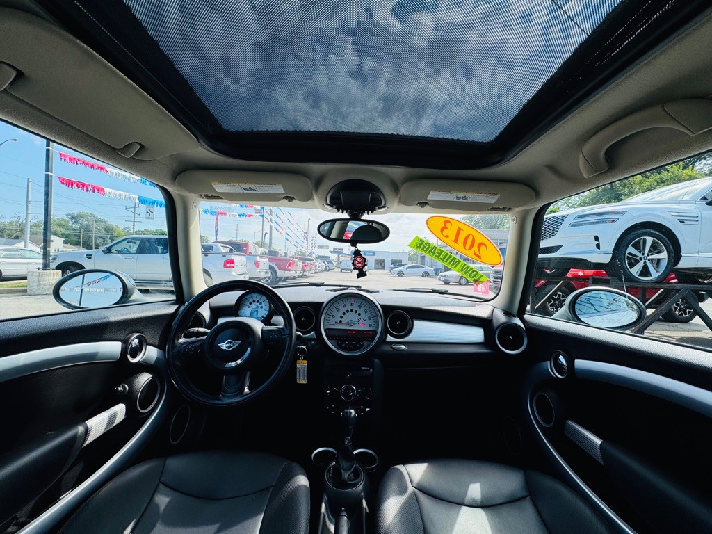 2013 MINI Cooper Image 29