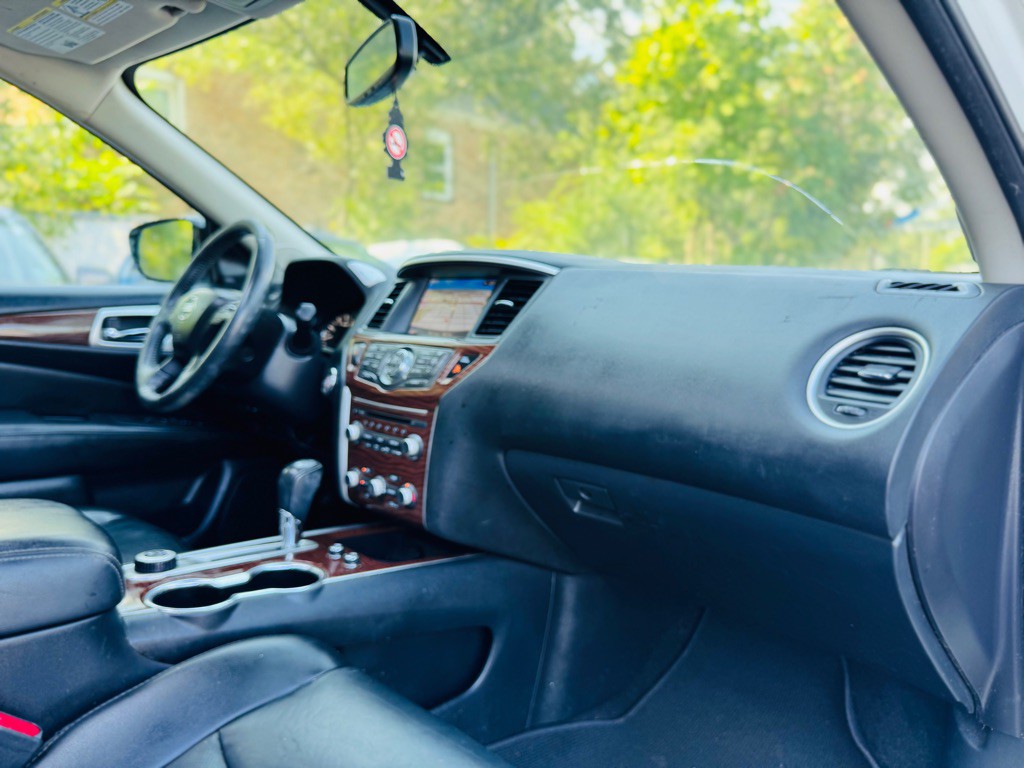 2017 Nissan Pathfinder Image 26