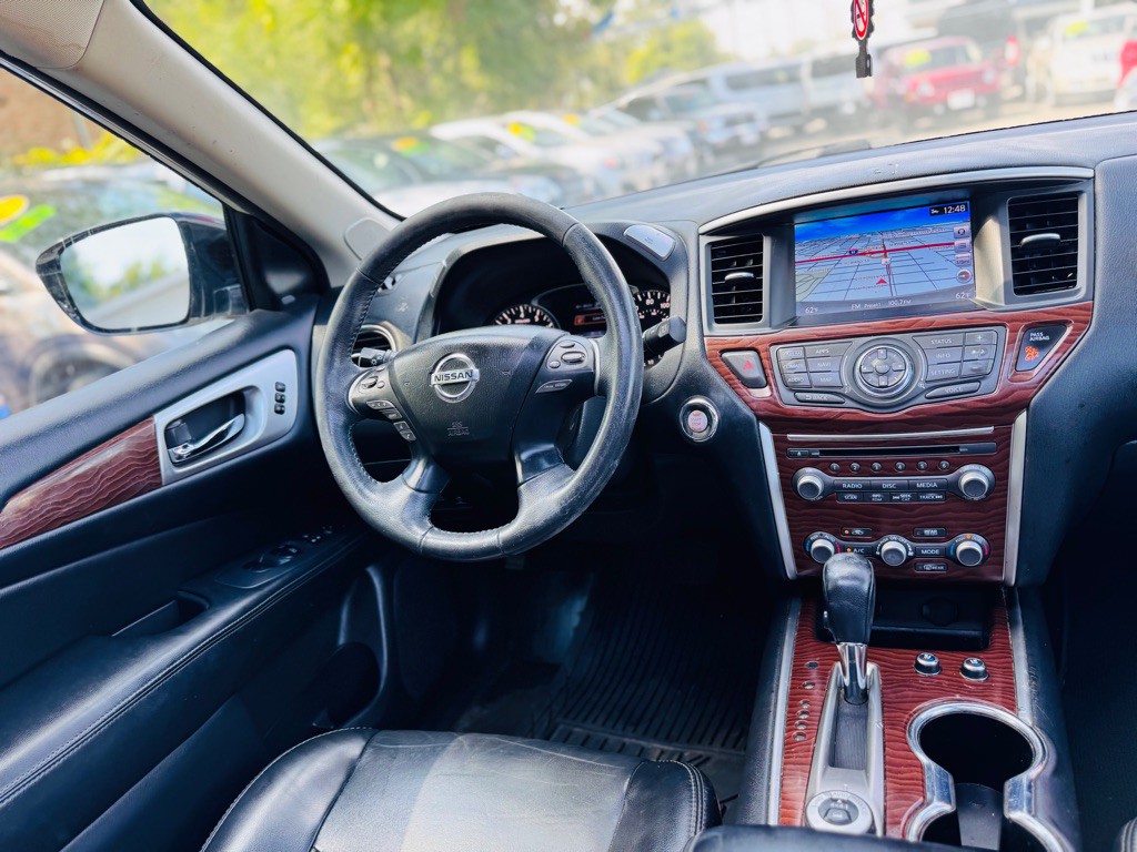 2017 Nissan Pathfinder Image 35