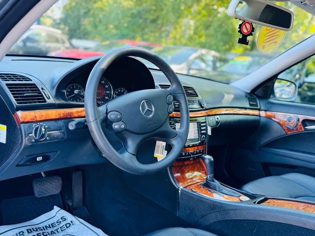 2008 Mercedes-Benz E-Class Image 29