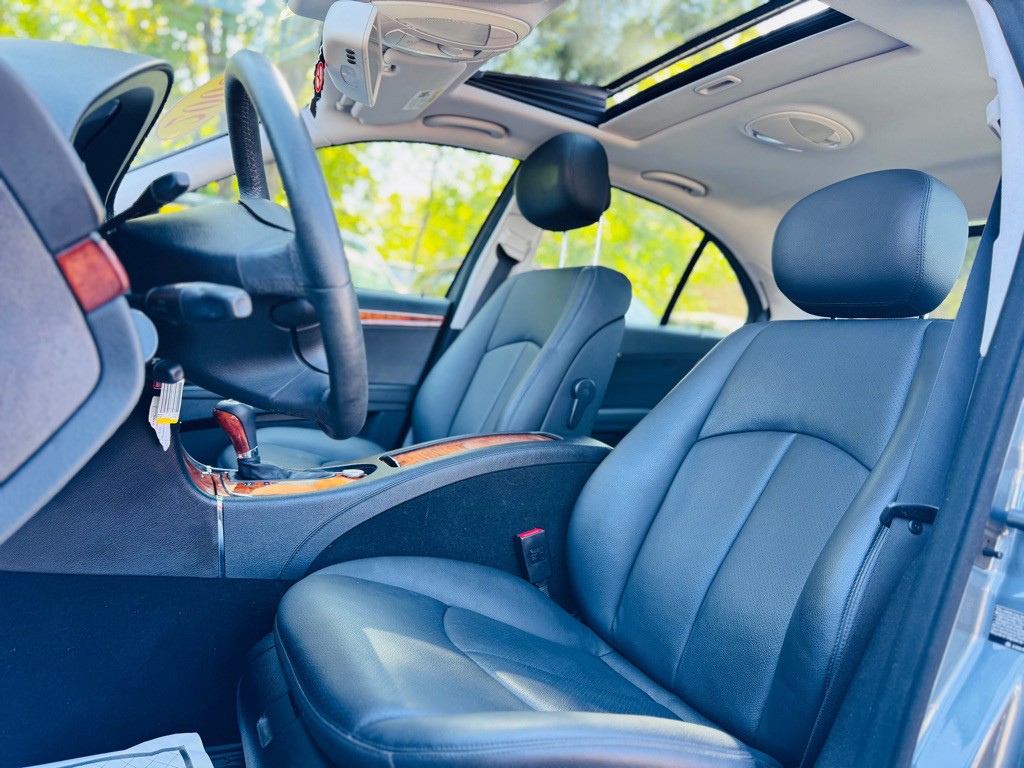 2008 Mercedes-Benz E-Class Image 31