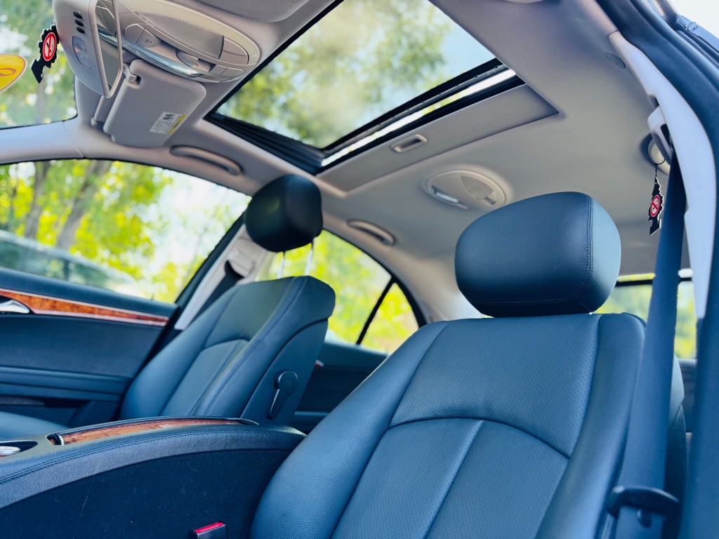 2008 Mercedes-Benz E-Class Image 32