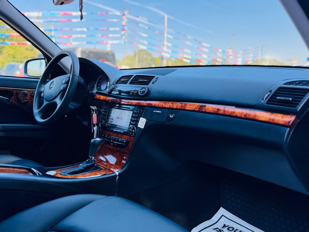 2008 Mercedes-Benz E-Class Image 36