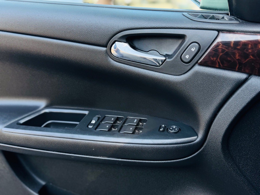 2012 Chevrolet Impala Image 19