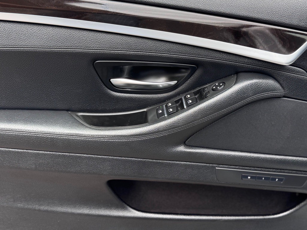 2014 BMW 5 Series Image 19