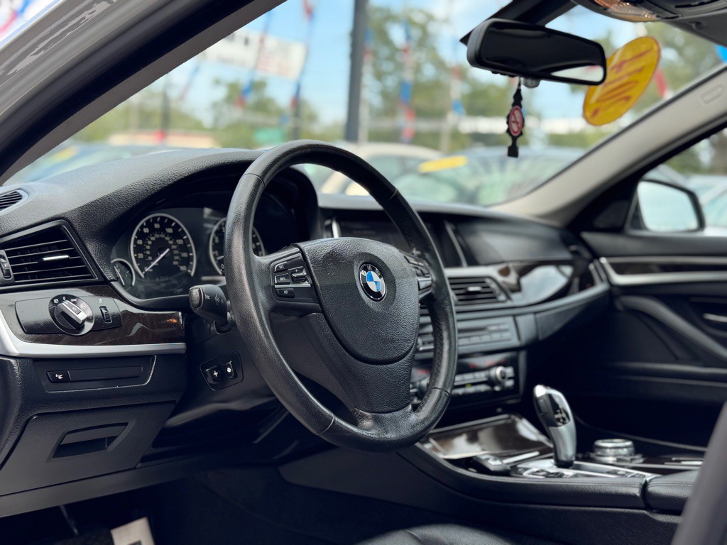 2014 BMW 5 Series Image 22