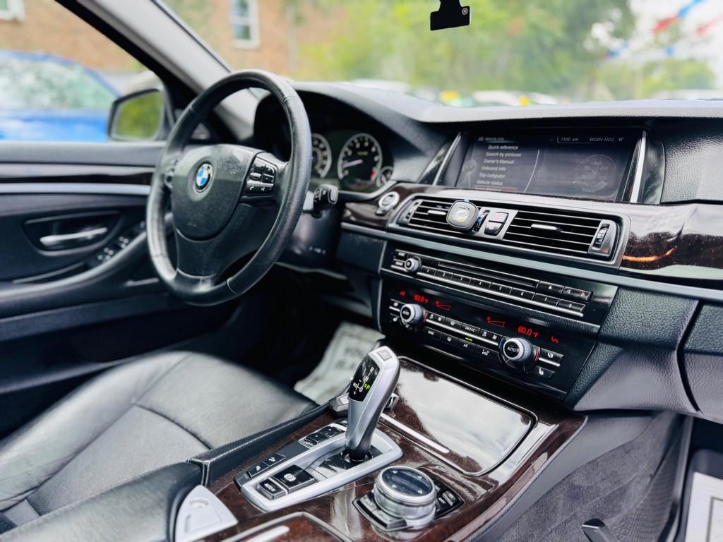 2014 BMW 5 Series Image 28